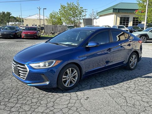 Used 2017 Hyundai Elantra SE image 4