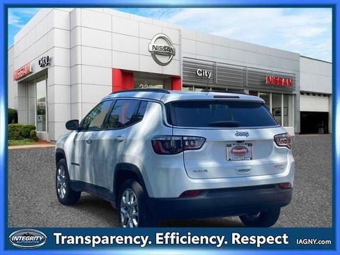 Used 2023 Jeep Compass Latitude AWD/4WD image 8