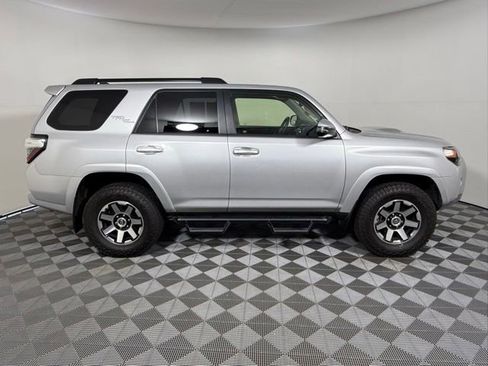 Used 2019 Toyota 4Runner TRD Off-Road Premium AWD/4WD image 6