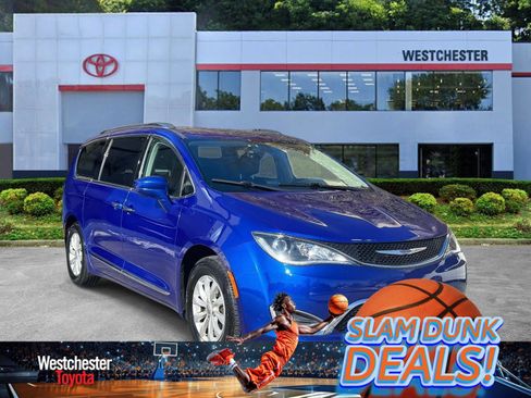 Used 2019 Chrysler Pacifica Touring-L image 1