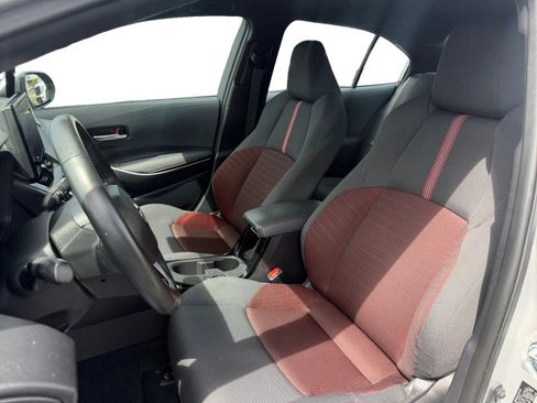 Used 2025 Toyota Corolla SE FWD image 11