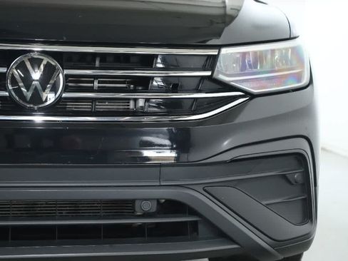 Used 2023 Volkswagen Tiguan SE AWD/4WD image 7