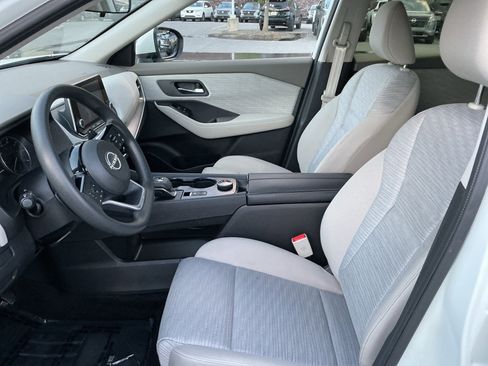 Used 2023 Nissan Rogue SV AWD/4WD image 10