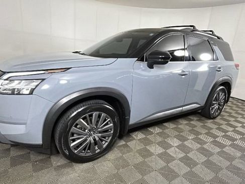 Used 2024 Nissan Pathfinder SL w/ SL Premium Package AWD/4WD image 7