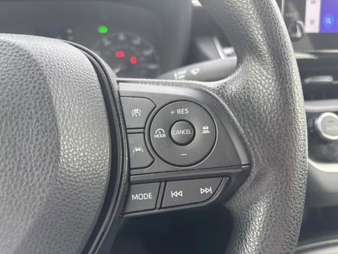 Used 2023 Toyota Corolla LE FWD image 9