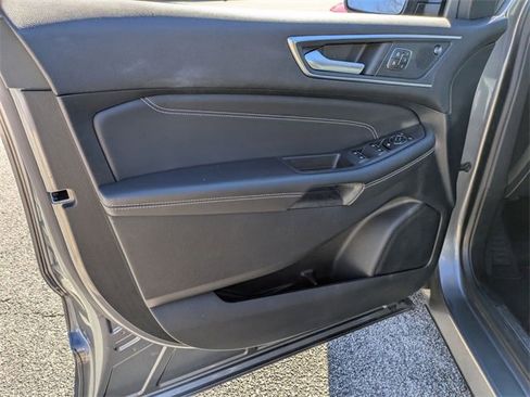 Used 2024 Ford Edge Titanium image 12