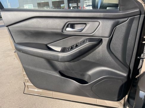 Certified 2024 Nissan Rogue SV w/ SV Premium Package image 9