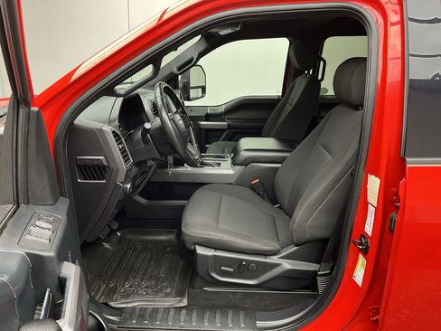 Used 2019 Ford F150 XLT w/ Equipment Group 302A Luxury AWD/4WD image 3