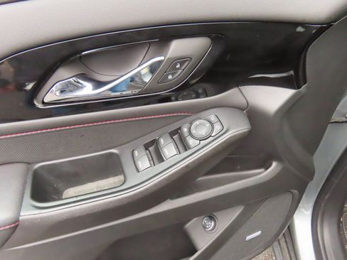 Used 2023 Chevrolet Traverse RS image 10