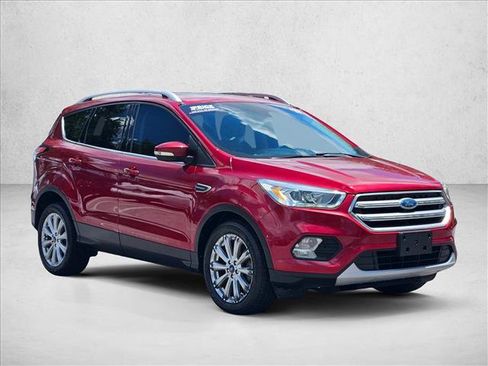 Used 2017 Ford Escape Titanium FWD image 3