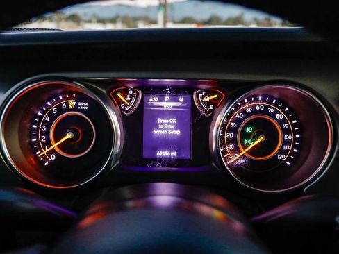 Used 2023 Jeep Gladiator Sport image 24