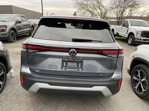New 2025 Volkswagen Tiguan SE image 6