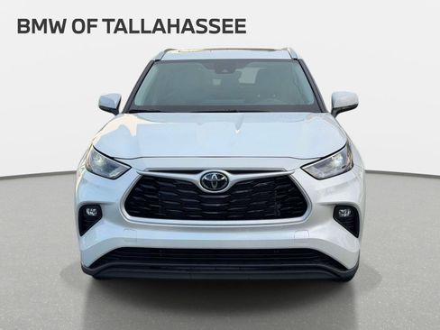 Used 2026 Toyota Highlander XLE AWD/4WD image 2