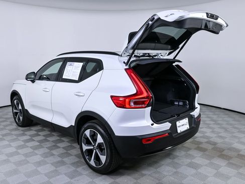 Certified 2025 Volvo XC40 B5 Plus image 34