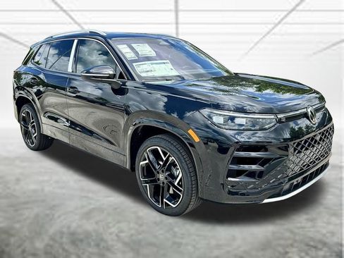 New 2026 Volkswagen Tiguan SEL R-Line AWD/4WD image 3