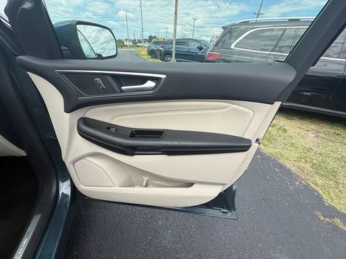 Used 2016 Ford Edge Titanium w/ Equipment Group 301A AWD/4WD image 22