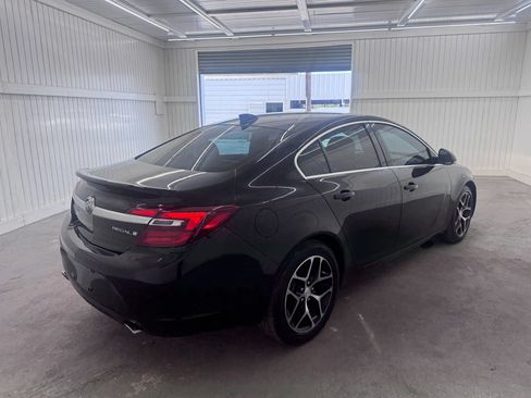 Used 2017 Buick Regal Sport Touring FWD image 5