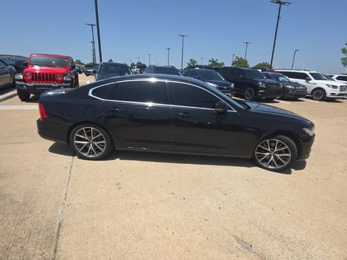 Used 2018 Volvo S90 T5 Momentum w/ Protection Package AWD/4WD image 2
