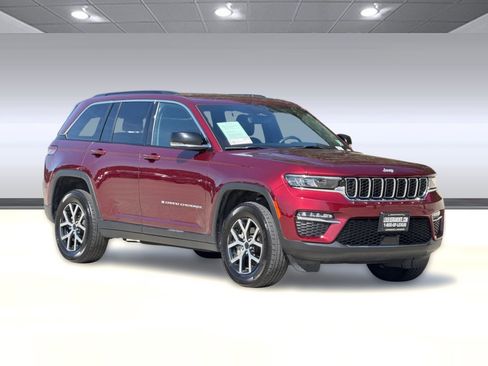 Used 2024 Jeep Grand Cherokee Limited AWD/4WD image 6