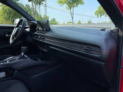 Certified 2025 Honda HR-V Sport image 33
