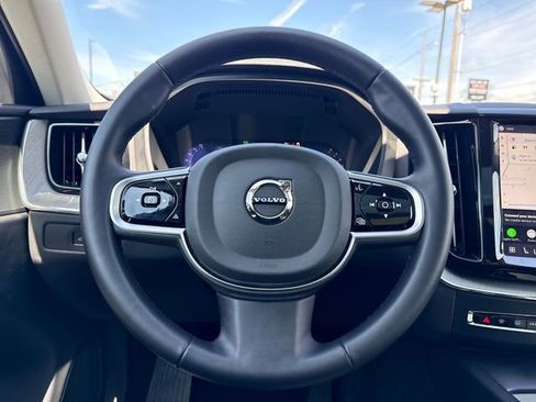 Used 2025 Volvo XC60 B5 Plus AWD/4WD image 18