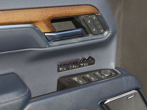 Certified 2022 Chevrolet Silverado 1500 High Country w/ High Country Premium Package image 21