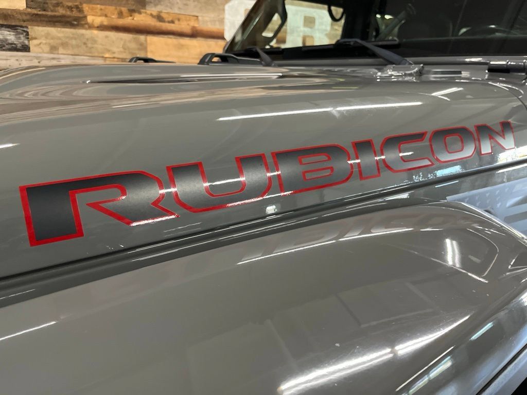 Used 2022 Jeep Gladiator Rubicon w/ LED Lighting Group AWD/4WD image 9