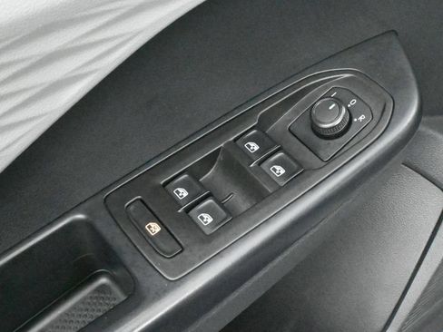 Used 2024 Volkswagen Taos S FWD image 13