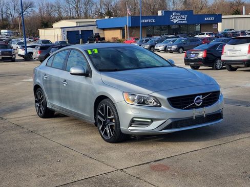 Used 2017 Volvo S60 T5 Dynamic image 1