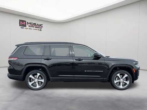 New 2026 Jeep Grand Cherokee L Limited w/ Luxury Tech Group II AWD/4WD image 8
