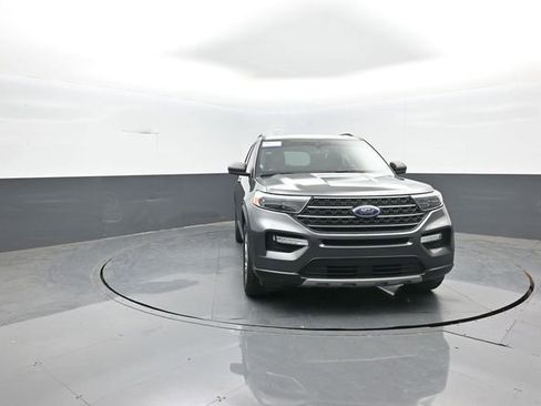 Certified 2020 Ford Explorer XLT w/ Equipment Group 202A AWD/4WD image 2