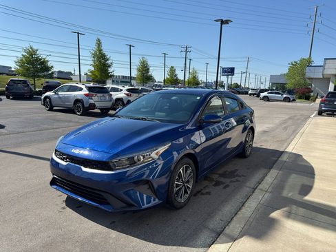 Used 2024 Kia Forte LXS w/ LXS Technology Package FWD image 7