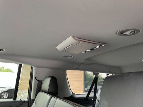 Used 2018 GMC Yukon XL SLT w/ Open Road Package AWD/4WD image 26