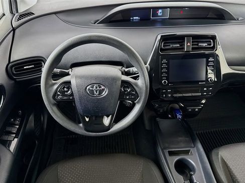 Used 2022 Toyota Prius LE image 21