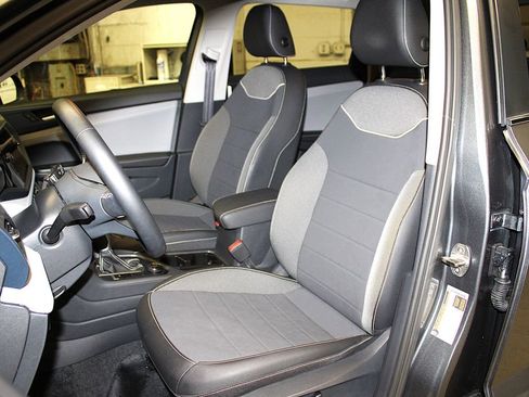Used 2024 Volkswagen Taos SE AWD/4WD image 25