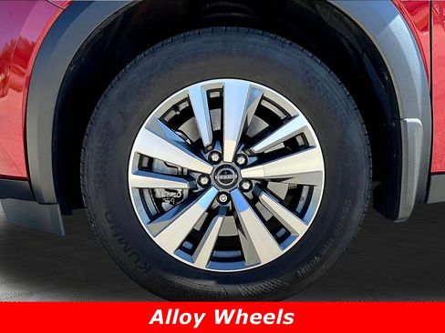 Used 2025 Nissan Pathfinder SL w/ Black Appearance Package image 34