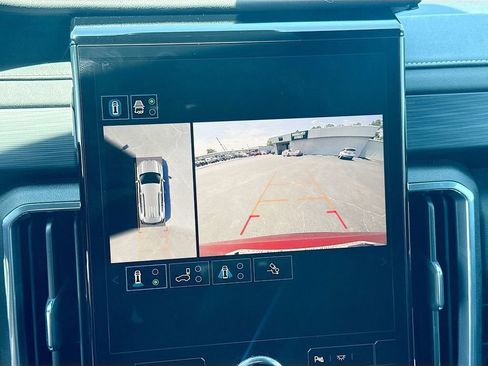 Used 2024 GMC Acadia Elevation w/ Luxury Package image 9