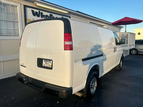 Used 2021 Chevrolet Express 2500 w/ Driver Convenience Package RWD image 7