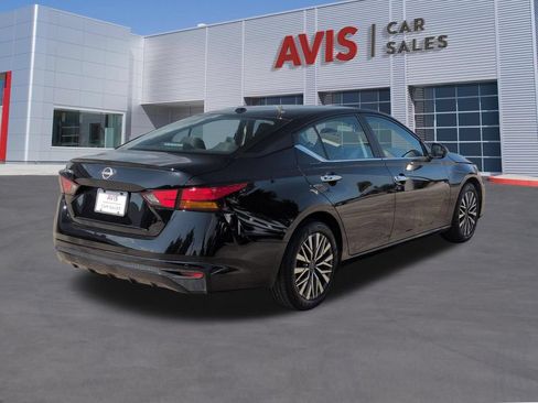 Used 2025 Nissan Altima 2.5 SV FWD image 6