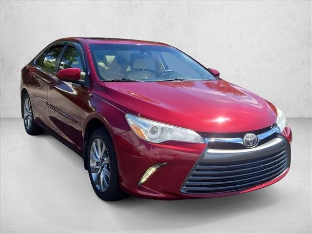 Used 2017 Toyota Camry XLE w/ Moonroof Package FWD image 3
