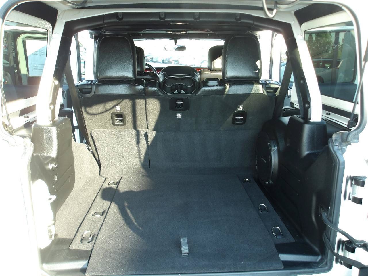 Used 2018 Jeep Wrangler Unlimited Rubicon AWD/4WD image 11