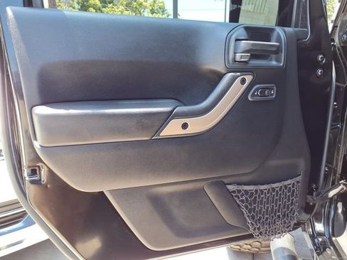 Used 2016 Jeep Wrangler Unlimited Sahara AWD/4WD image 20