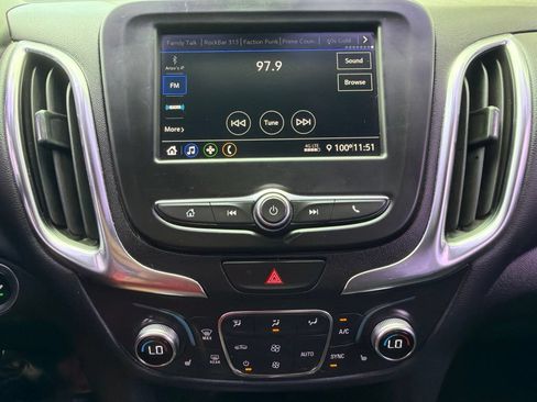 Used 2021 Chevrolet Equinox LT FWD image 16