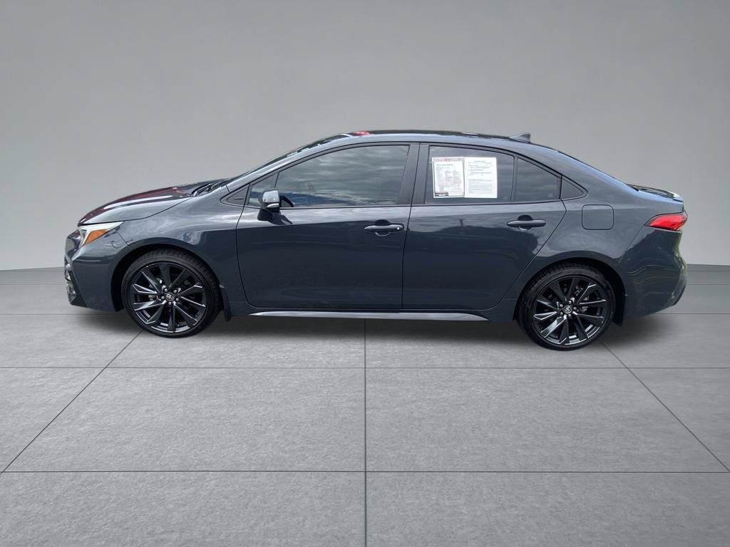 Used 2026 Toyota Corolla SE FWD image 4