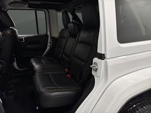 Used 2021 Jeep Wrangler Unlimited Sahara image 30