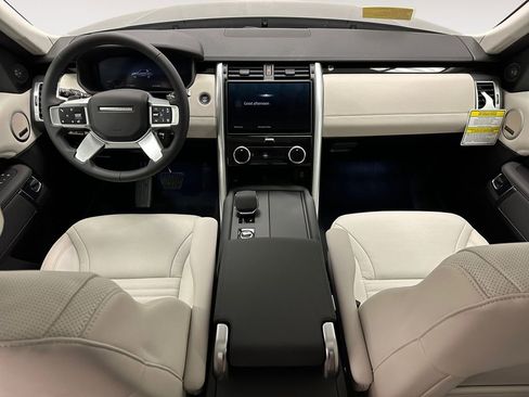 New 2026 Land Rover Discovery S AWD/4WD image 10