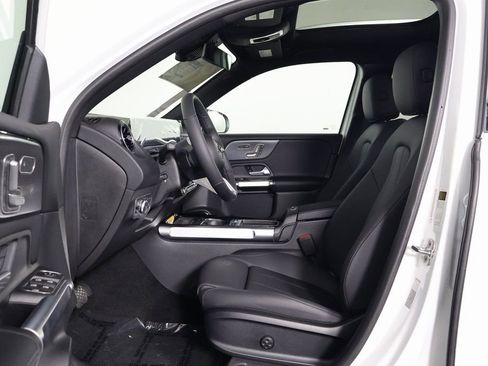 New 2026 Mercedes-Benz GLB 250 image 5