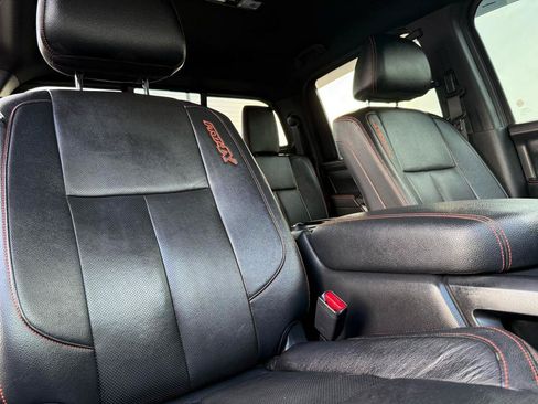 Used 2020 Nissan Titan PRO-4X w/ Pro-4x Convenience Package AWD/4WD image 28