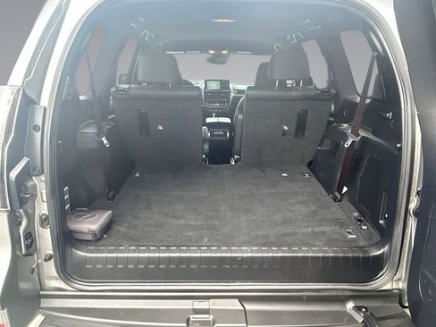 Used 2023 Lexus GX 460 Luxury w/ Sport Design Package AWD/4WD image 13