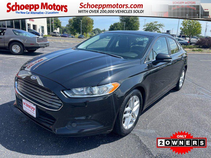 Used 2015 Ford Fusion SE FWD image 1